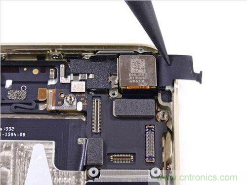 土豪金iPhone 5S拆解：內(nèi)部結(jié)構(gòu)升級(jí)，維修難度增加