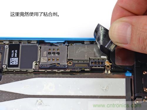 內(nèi)部能否出“彩”？“五彩機(jī)身”iPhone 5C拆解揭秘