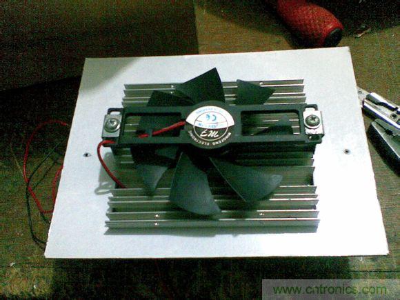 牛人DIY:百元自制車載冰箱