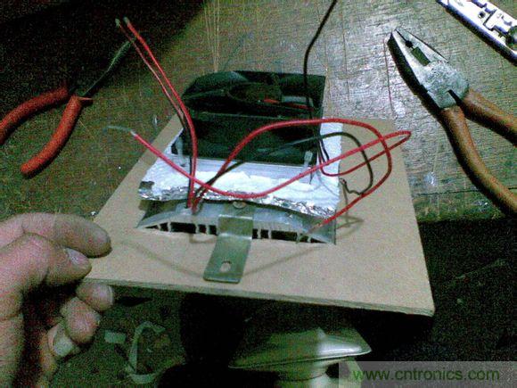 牛人DIY:百元自制車載冰箱