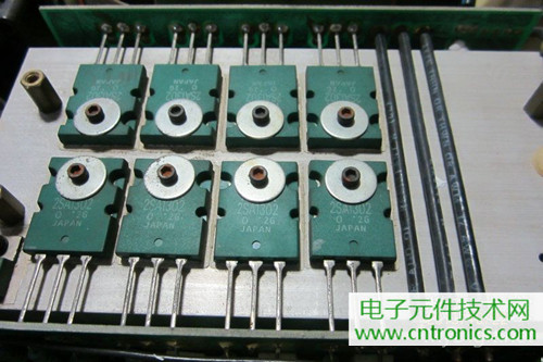 用料很給力！專業(yè)后級功放美國高峰FA1201拆解