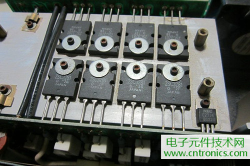 用料很給力！專業(yè)后級功放美國高峰FA1201拆解