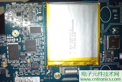 不怕摔的電紙書！一款柔性屏電子書閱讀器拆解