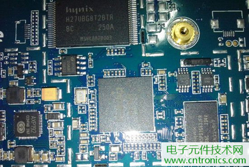 不怕摔的電紙書！一款柔性屏電子書閱讀器拆解