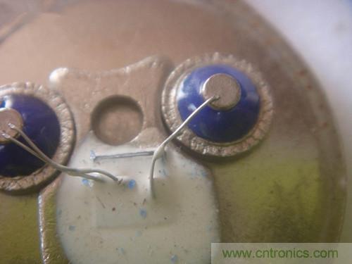 暴力拆解對比:進口金封三極管VS國產(chǎn)金封三極管