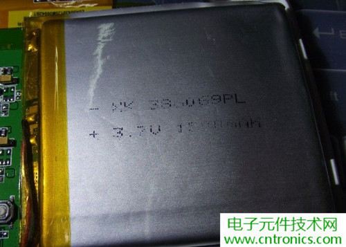 探秘電子紙！一款電紙書的電子墨水屏拆解