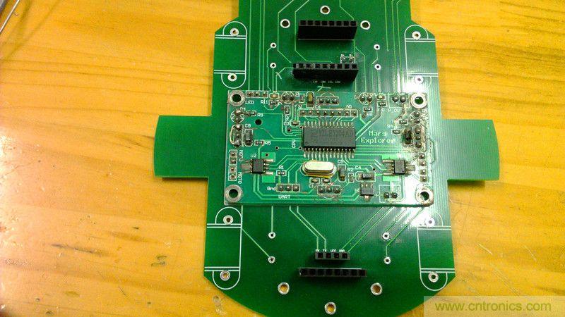 牛人力作！PCB版藍(lán)牙智能小車(chē)DIY