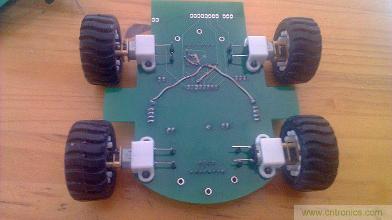 牛人力作！PCB版藍(lán)牙智能小車(chē)DIY