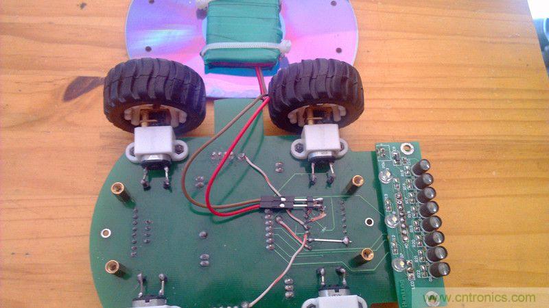 牛人力作！PCB版藍(lán)牙智能小車(chē)DIY