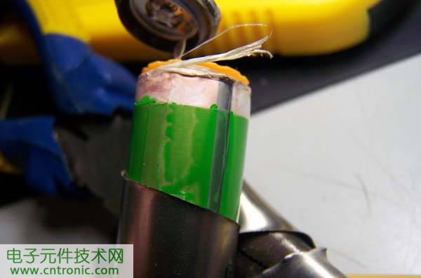 筆記本電池拆解，探秘電池內(nèi)部結(jié)構(gòu)