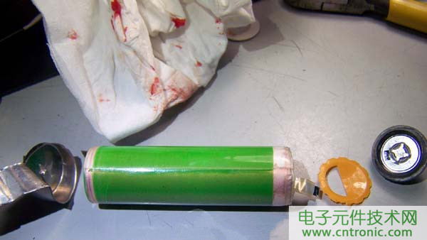 筆記本電池拆解，探秘電池內(nèi)部結(jié)構(gòu)