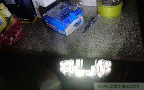 變廢為寶！風(fēng)扇散熱器變身山寨LED燈