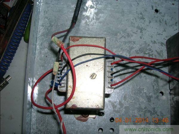 巧奪天工！大神利用山寨功放為高性價比逆變器"穿新衣"