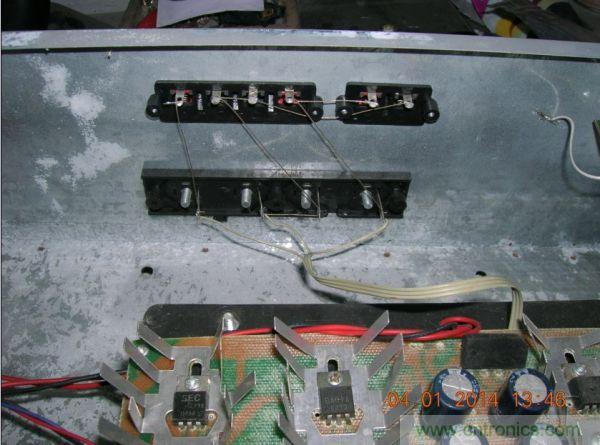 巧奪天工！大神利用山寨功放為高性價比逆變器"穿新衣"