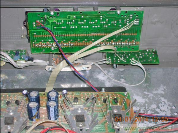 巧奪天工！大神利用山寨功放為高性價比逆變器"穿新衣"