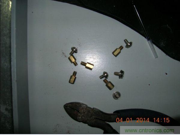 巧奪天工！大神利用山寨功放為高性價比逆變器“穿新衣”