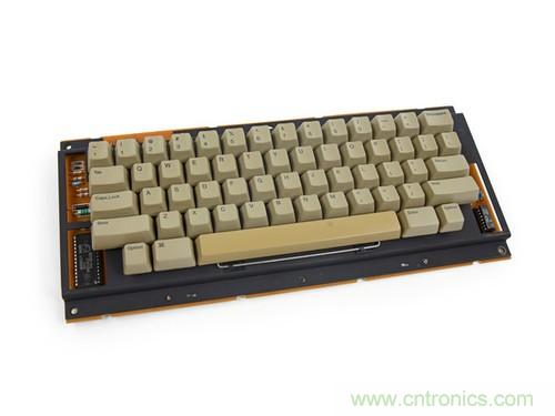 拆！古董級Macintosh 128K電腦