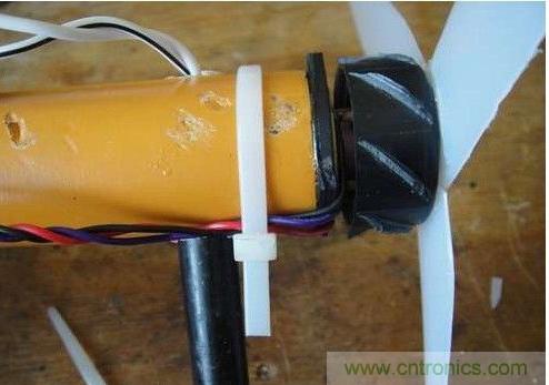 創(chuàng)意DIY！迷你風(fēng)力發(fā)電機(jī)！