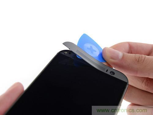 牛人強拆！新HTC One(M8)真機精密做工難修理