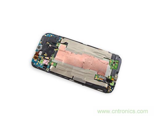 牛人強拆！新HTC One(M8)真機精密做工難修理