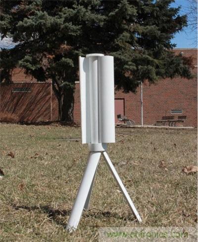 圖3：Skajaquoda的便攜式風(fēng)力發(fā)電機(jī)Trinity，能產(chǎn)生15V的電源并儲(chǔ)存于內(nèi)置15,000mAh鋰聚合物電池中。