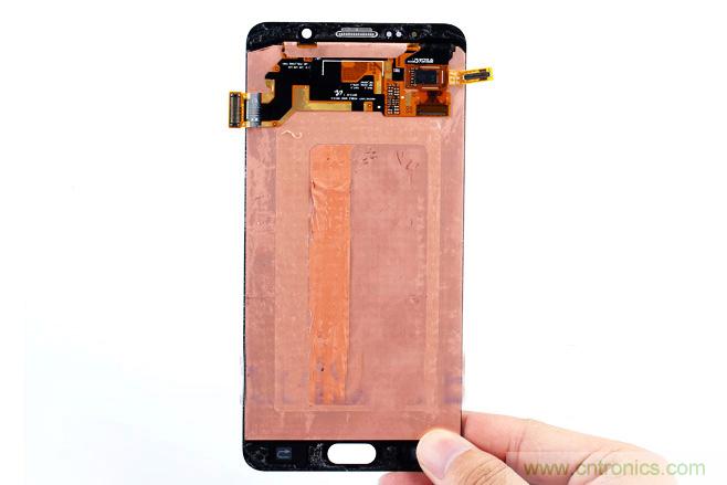 Galaxy Note5拆解，與S系列差距日漸模糊