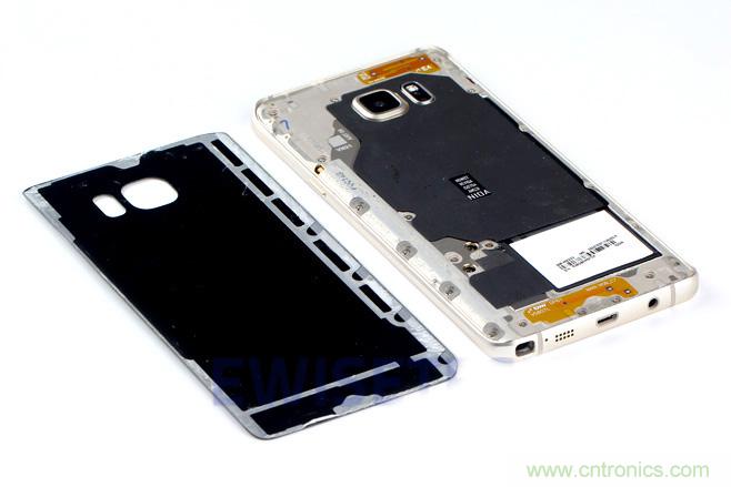 Galaxy Note5拆解，與S系列差距日漸模糊