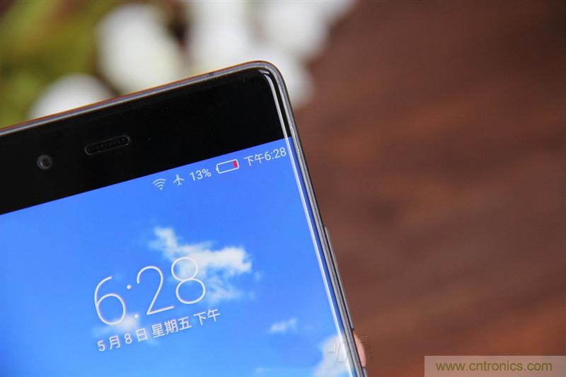 無邊框的 nubia Z9 ，一款既有驚喜，又有驚艷的智能手機