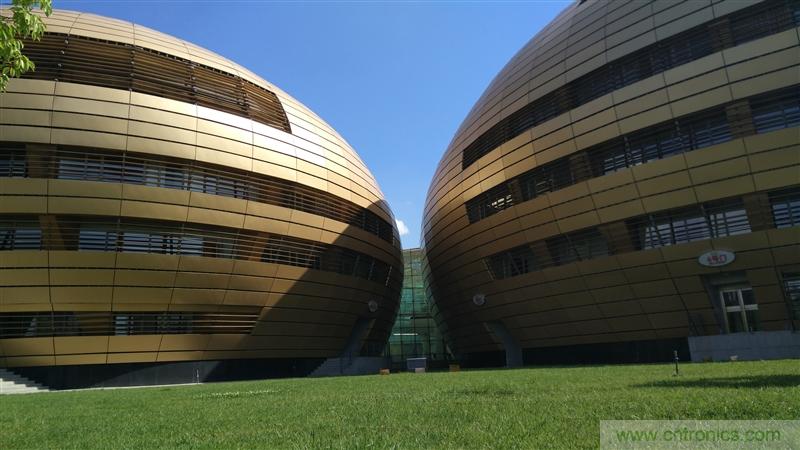 無邊框的 nubia Z9 ，一款既有驚喜，又有驚艷的智能手機