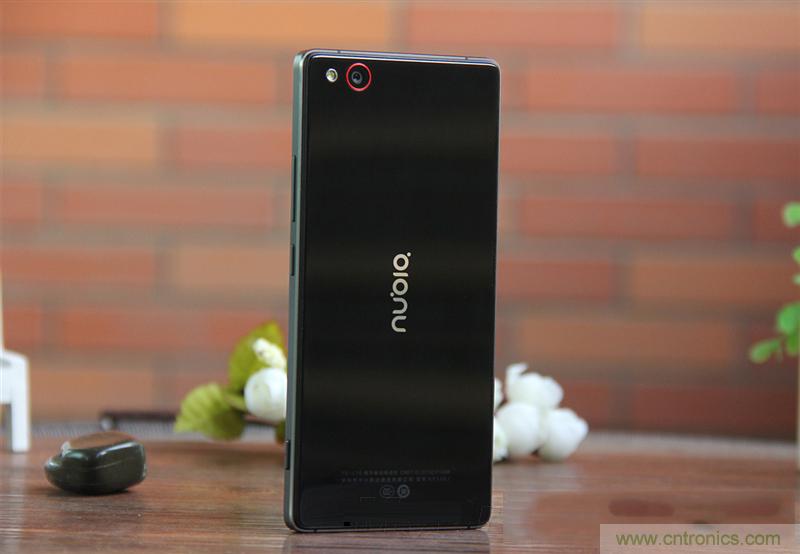 無邊框的 nubia Z9 ，一款既有驚喜，又有驚艷的智能手機