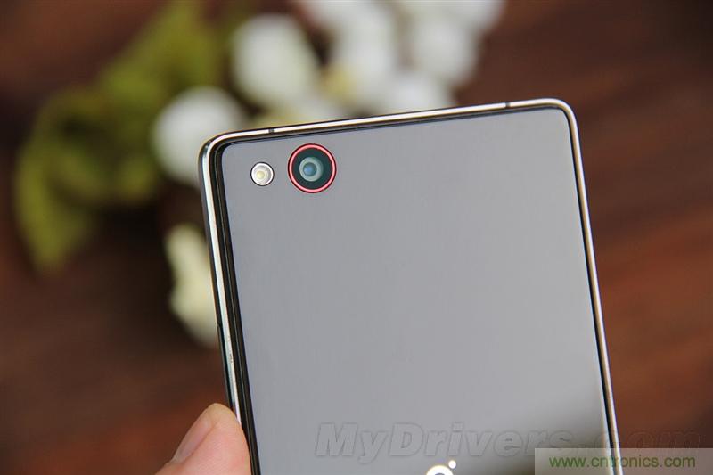 無邊框的 nubia Z9 ，一款既有驚喜，又有驚艷的智能手機