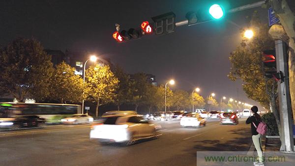 業(yè)界良心 LG V10 評(píng)測(cè):剛毅、冷峻，不失人性化