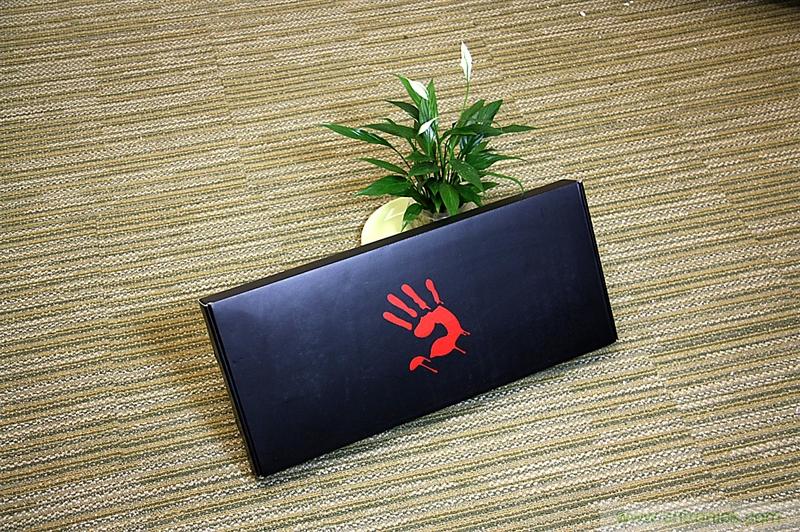 曾經(jīng)的網(wǎng)吧統(tǒng)治者—雙飛燕血手幽靈機(jī)械鍵盤，真世界最快？