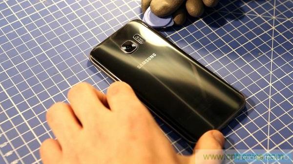 三星S7手機(jī)僅靠粘膠防水，也是沒“sei”了！