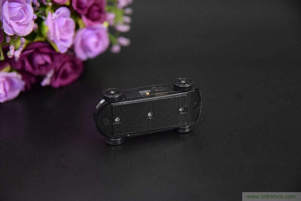 虛擬與現(xiàn)實相結合的飛車游戲，讓你體驗速度與激情的碰撞！