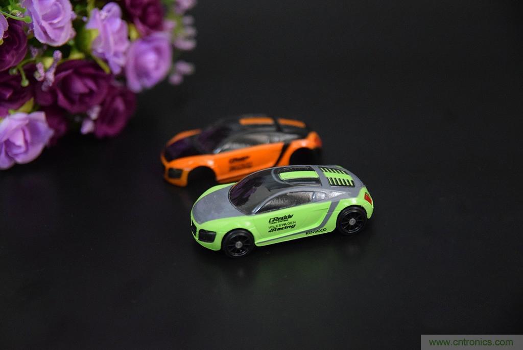 虛擬與現(xiàn)實相結合的飛車游戲，讓你體驗速度與激情的碰撞！