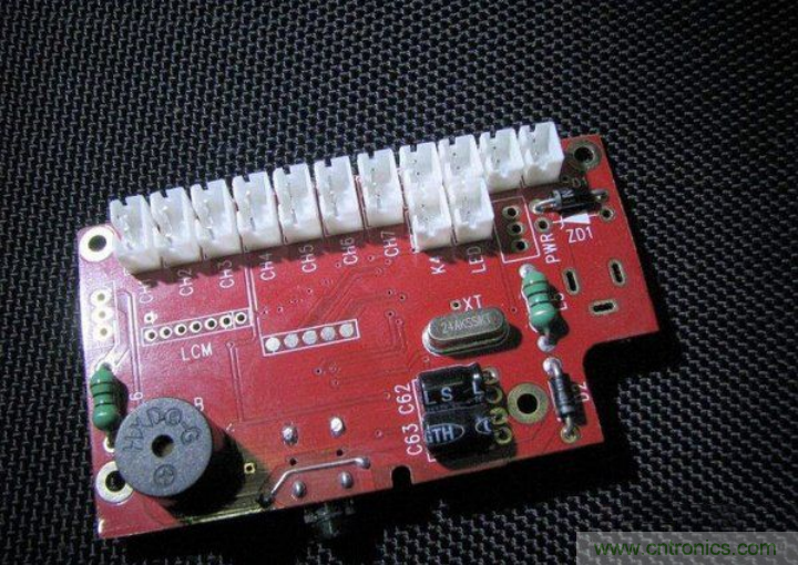 無人機(jī) DIY 制作全過程，酷得不要不要的！