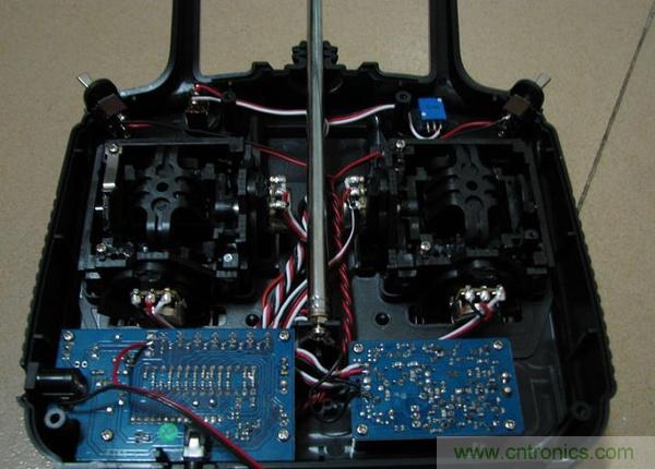 無人機(jī) DIY 制作全過程，酷得不要不要的！