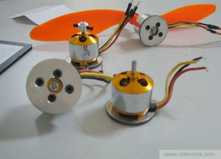 無人機(jī) DIY 制作全過程，酷得不要不要的！
