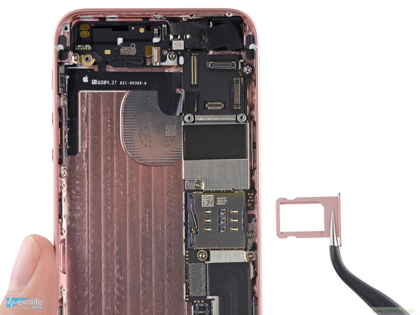 有什么地方?jīng)]有變？iPhone SE真機(jī)拆解