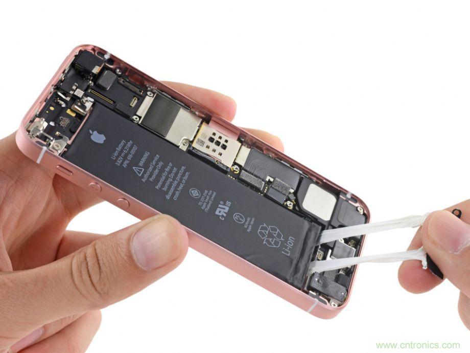 有什么地方?jīng)]有變？iPhone SE真機(jī)拆解