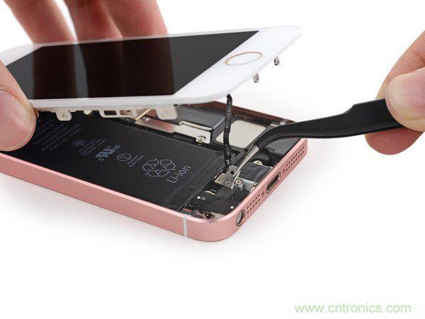 有什么地方?jīng)]有變？iPhone SE真機(jī)拆解