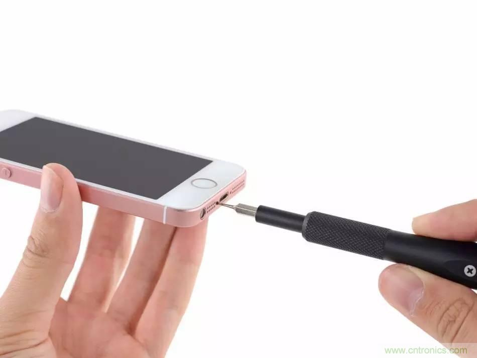 有什么地方?jīng)]有變？iPhone SE真機(jī)拆解