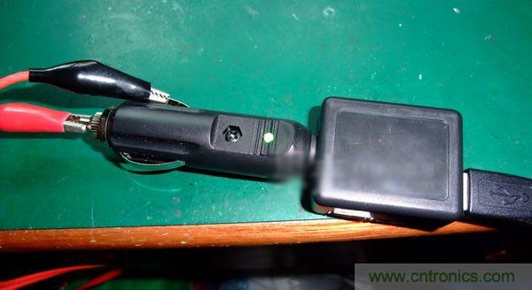 常出差的工程師適合DIY一款這樣的車(chē)用手機(jī)充電器