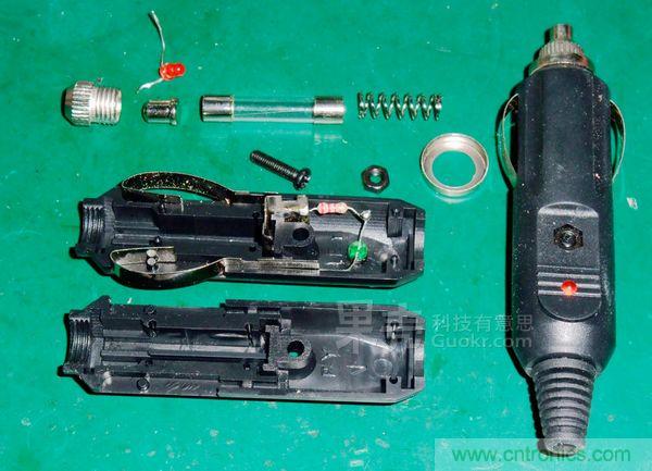 常出差的工程師適合DIY一款這樣的車(chē)用手機(jī)充電器