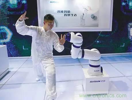 協(xié)作機(jī)器人伺服、傳感器核心器件大揭秘