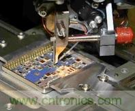 集成電路芯片電極如何引出來？