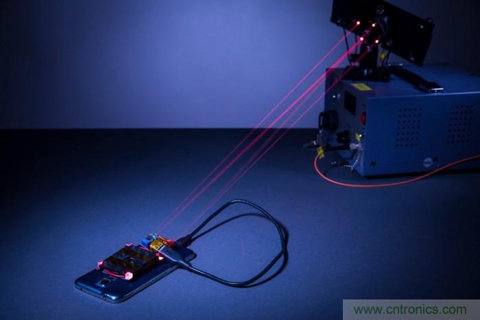 室內(nèi)激光無線充電新技術(shù)亮相，可媲美傳統(tǒng) USB 線纜