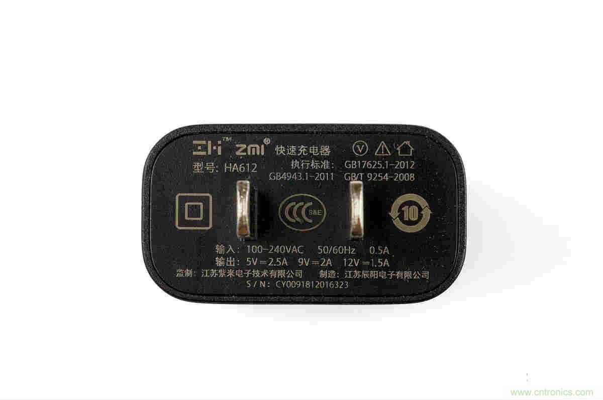 拆解對(duì)比：系出同門，小米、紫米無(wú)線充電器的差別有多大？