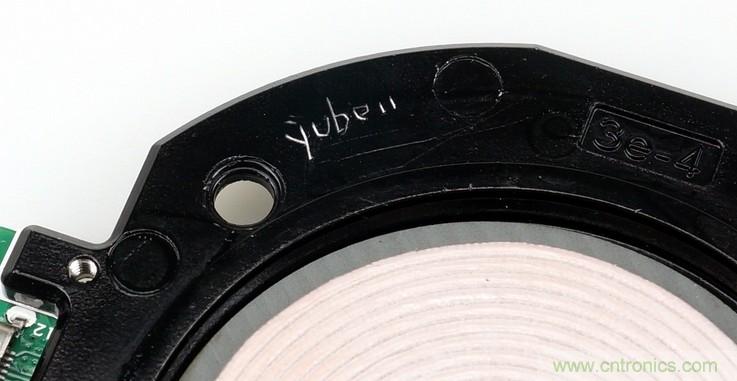 拆解對(duì)比：系出同門，小米、紫米無(wú)線充電器的差別有多大？
